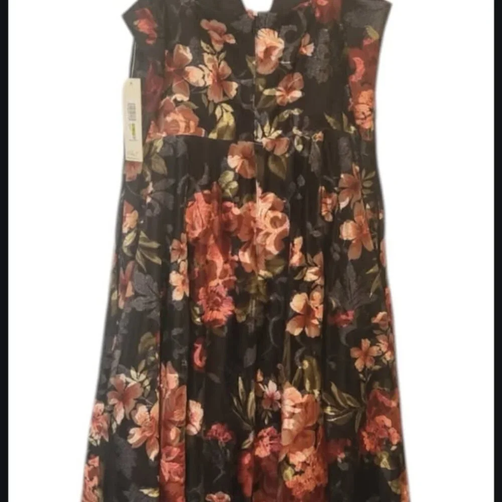 Spring Floral dress - Picture 2 of 3